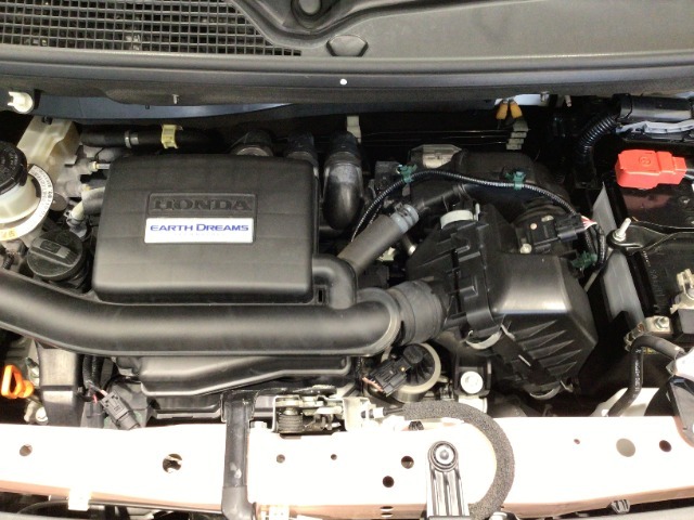 【ピカピカクリーニング】ボディ廻りはもちろん室内・シート・エンジンルーム・トランクルームなど隅々まで専門スタッフが徹底的にクリーニングし磨き上げました☆綺麗なお車で快適なドライブをお楽しみ下さい