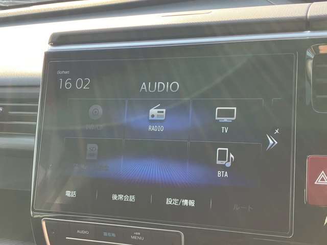 純正ナビ10インチ/DVD/CD/Bluetooth
