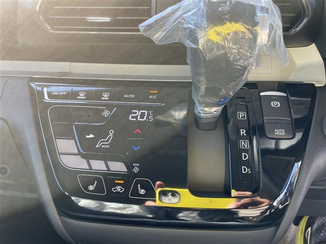 【シフトレバー】シフトも操作しやすく快適なドライブを楽しんでいただけます！