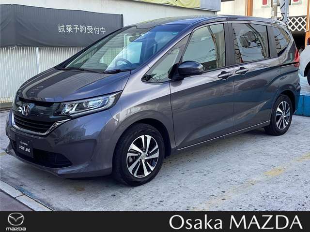 6人乗りですが5ナンバーサイズで運転しやすいです。