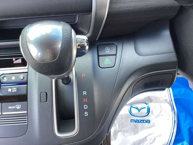 アイドリングストップ搭載車両です。