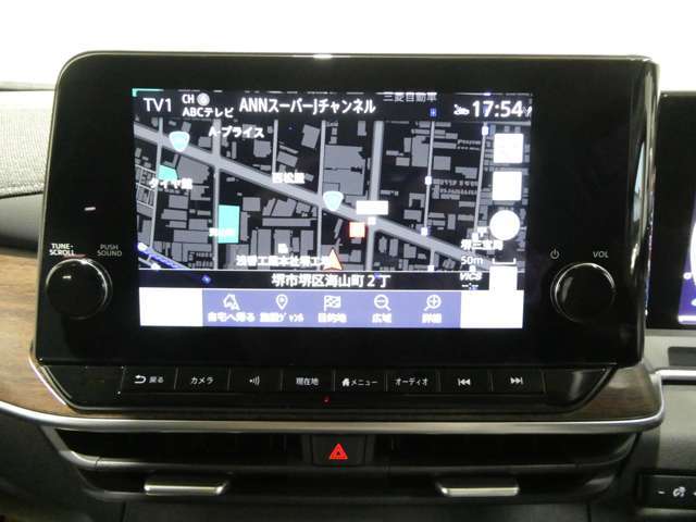 操作性の良い日産純正メモリーナビ。