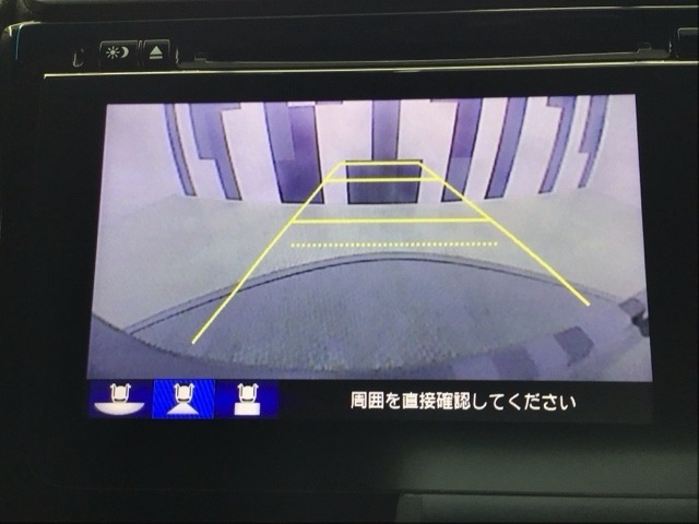 バックカメラ付きで後方の確認も安心です！スムーズな駐車・車庫入れをサポートいたします！