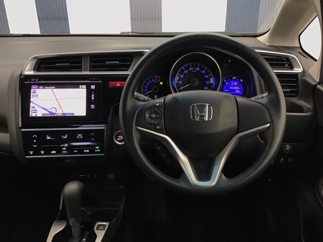 運転しやすいインパネ周りです！見やすいレイアウトで快適なドライブをサポートします！