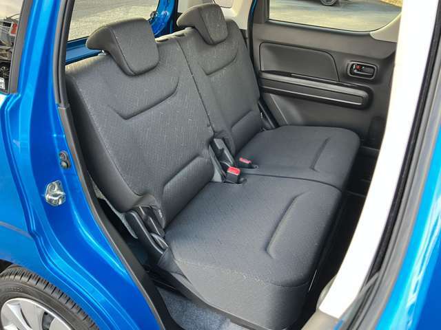 【2ndシート】　2列目もゆったり座ることができます♪