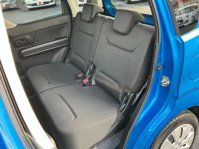 【2ndシート】　2列目もゆったり座ることができます♪