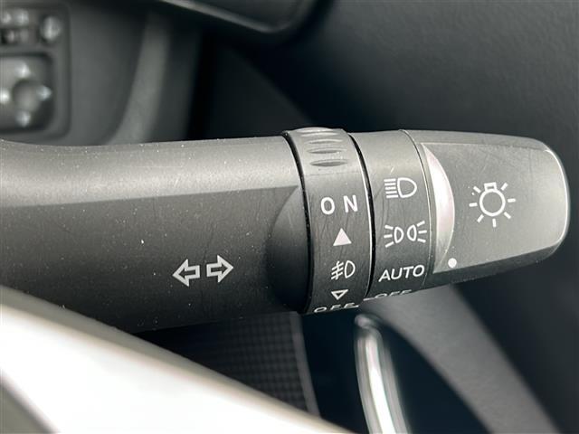 【　オートライト　】オートライトなのでライトの点け忘れを気にすることなく運転が出来ます♪