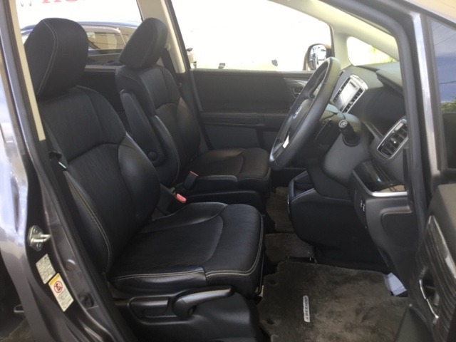 シートはフィット性も良く、楽な運転姿勢を保てます。