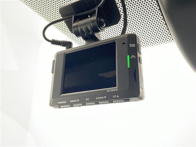 【バックミラー】大きくて見やすいので、後方を見るときも安心です！◆乗って触って体感してみてください！！当社車両は試乗可能です！お気軽にスタッフまでご相談ください！
