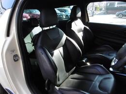 やや大柄なシートサイズとクッション容量を十分に確保したシートは長距離移動でも疲れ知らず。