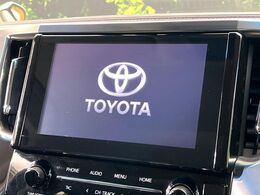 【純正9ナビ】人気の純正ナビを装備しております。ナビの使いやすさはもちろん、オーディオ機能も充実！キャンプや旅行はもちろん、通勤や買い物など普段のドライブも楽しくなるはず♪