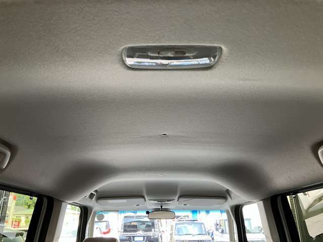 【禁煙車】禁煙車のため車内はタバコ臭なしで清潔。快適な空間を保ち、気持ちよく乗れるおすすめの一台です。