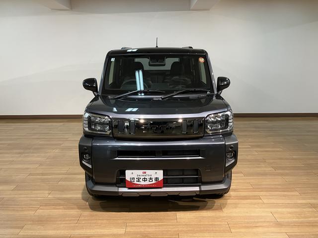 青空SUVのタフトのお買い得車が入庫しました！オーディオレス、バックカメラ対応、LEDヘッドライト・フォグランプ、前席シートヒーター、オートエアコン、キーフリーなど装備の1台です！