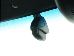 ◆ドライブレコーダー◆映像・音声などを記録する自動車用の装置です。　もしもの事故の際の記録はもちろん、旅行の際の思い出としてドライブの映像を楽しむことができます。