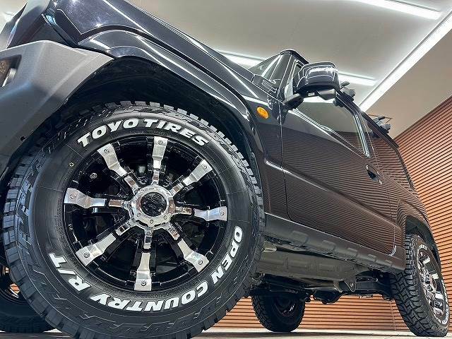 新品マーテルギア16インチアルミホイールにオープンカントリーR/Tタイヤを装備！！