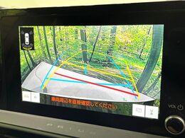 【バックカメラ】駐車時に後方がリアルタイム映像で確認できます。大型商業施設や立体駐車場での駐車時や、夜間のバック時に大活躍！運転スキルに関わらず、今や必須となった装備のひとつです！