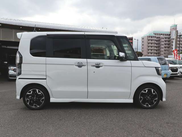 禁煙車！ターボ　8インチナビTV後カメラBT　ETC　両側電動スライド　LEDライト＆フォグ　タイヤ4本＆バッテリー新品！外装に目立つ傷もなく程度良好なお車です！程度を重視したいお客様もナットク！