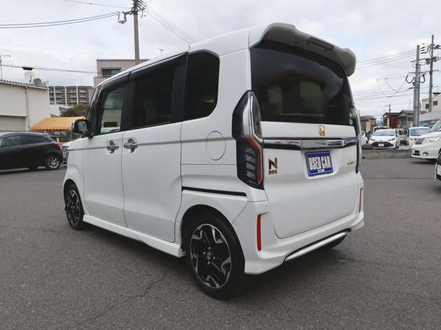 ターボ　禁煙車！純正8インチナビTV後カメラBT　ETC　両電スラ　パドルシフト　アルミ　タイヤ4本＆バッテリー新品！外装に目立つ傷もなく程度良好なお車です！運輸局認証自社工場完備で安心♪
