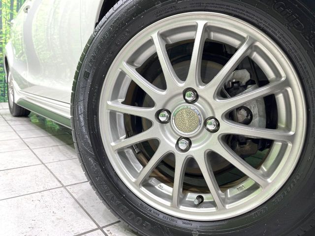 【15インチアルミホイール】外観にマッチしたアルミホイールを装着しております。各種アルミホイールや、スタッドレスタイヤも取扱いしております。是非ご相談ください♪