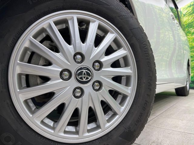 【純正15インチアルミホイール】外観にマッチした純正アルミホイールを装着しております。各種社外アルミホイールや、スタッドレスタイヤも取扱いしております。是非ご相談ください♪