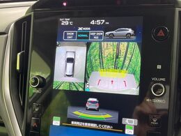 【マルチテレインモニター】車のフロントやサイドのカメラ画像を同時にモニター表示することで、悪路や狭い道を走行時でも周囲の状況確認ができ安心！本格SUVにうれしい装備です♪