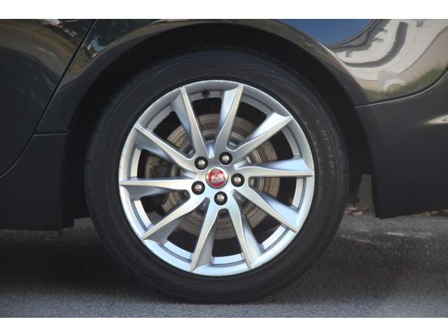 ご来店時には全車試乗可能です。是非エンジンを掛け動かしてみて、お客様のご希望に合うお車かどうか是非ご自身の運転でお確かめ下さい。