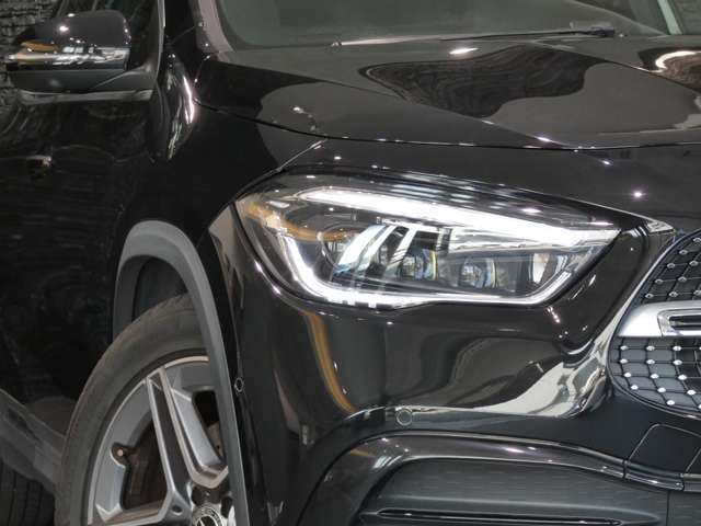 SUV特有の使用感はとても少なく心地よい禁煙車輌に高級感漂うレッド×ブラックレザーインテリア！！　純正OPレザーエクスクルーシブパッケージ