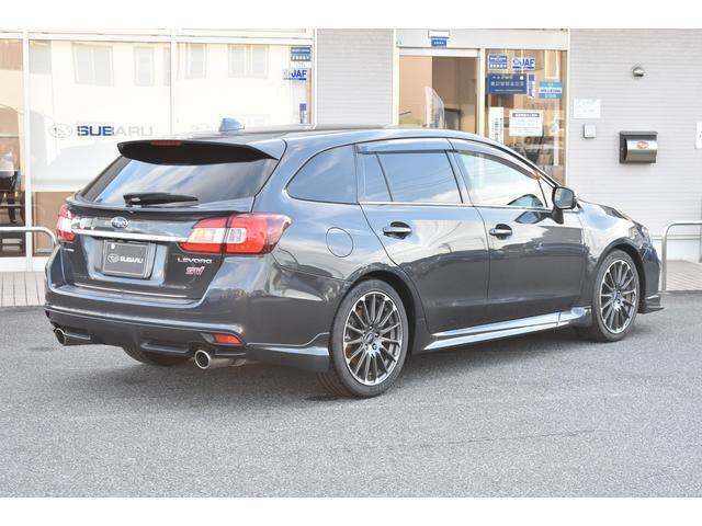 特徴1 1年間距離無制限で無料のあんしん保証と、最長で＋3年延長できるあんしん保証ロング(車種、年式で値段は異なります)を合わせ、保証期間を納車の日から最長4年に安心にお乗り頂けます！