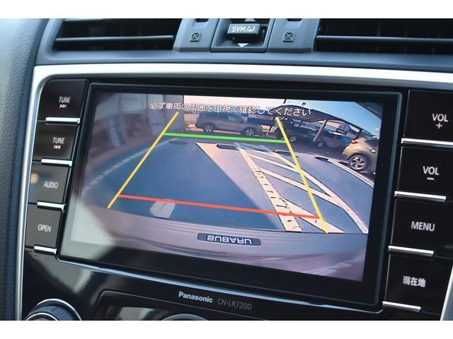 リヤカメラ付きなので、シフトレバーをリバースにすると連動してカメラ映像に切り替わります。