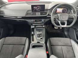 Audiのインテリアはエクステリア同様、優れたデザイン性とクオリティ、そして機能性を兼ね備えております。