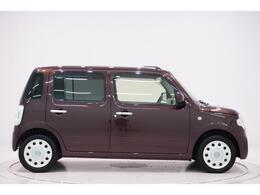 県内13店舗にて常時500台以上ダイハツ車を展示中です。見て、触って、納得のいく一台をぜひ見つけてください。