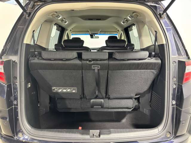 荷台スペース【内装エクステリア】店舗にて現車の確認も頂けますので、お電話で在庫のご確認の上是非ご来店くださいませ！！！【跳ね上げ式/埋め込み式】でスペース確保ができますね！！