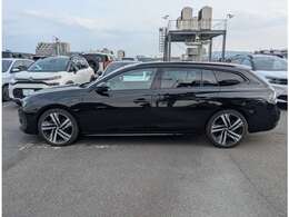掲載中の車両であっても。商談進行中あるいはご来店直前に売約済みとなる可能性もございますので。ご来店の際は事前にお問い合わせの上、ご来店のご予約いただきますようお願い申し上げます。