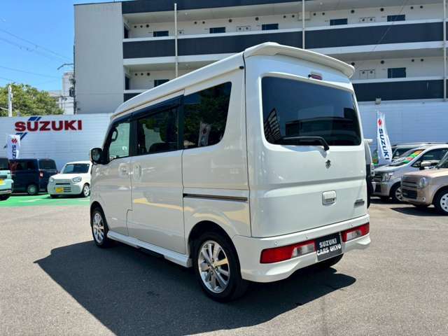 当社では車両のカスタムも行っております。カスタムジムニー・シエラどちらも多数作成して販売しております！