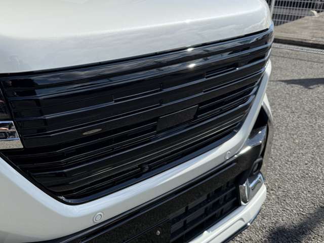 ZEUSフロントグリル装着！！