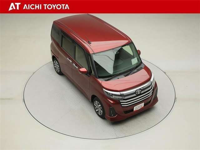 両側パワースライドドア付きだから、狭い駐車スペースなどでの乗り降りラクラク♪小さなお子さまのいるご家庭には嬉しい装備です。