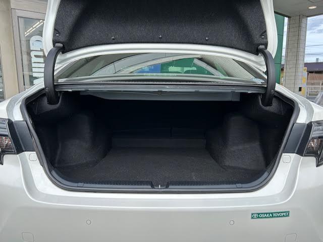 【トランク】積み込みやすくて、たっぷり積める荷室です。シートアレンジできるものは、乗車人数と荷物の量や大きさによってシートを動かすことができるので、より快適なドライブが可能です！