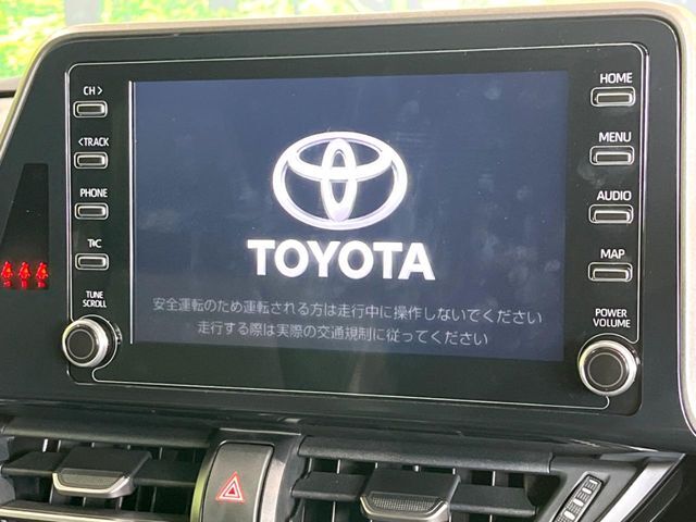 【8インチ　ディスプレイオーディオ】大画面のディスプレイはAppleCarPlayやAndroidAutoが利用可能。大きな画面でスマホナビアプリ等が利用いただけます♪