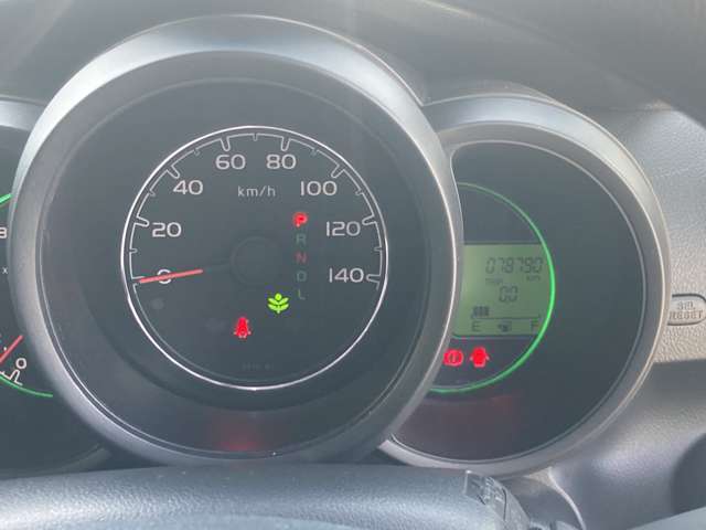 【スピードメーター】メーターがシンプルで見やすく運転しやすいですね！