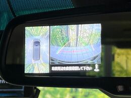 【マルチアラウンドモニター】専用のカメラにより、上から見下ろしたような視点で360度クルマの周囲を確認することができます☆死角部分も確認しやすく、狭い場所での切り返しや駐車もスムーズに行えます。