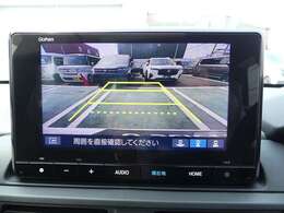 リアカメラが装備されており、後方の安全確認はもちろんのこと狭い場所での駐車や雨の日・夜間など視界の悪いコンディションでのストレスの軽減にもなります。