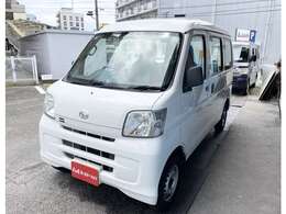 お仕事の必需品、軽の箱バンハイゼット、買取にて入荷いたしました。リアバンパー割れ修理中です。