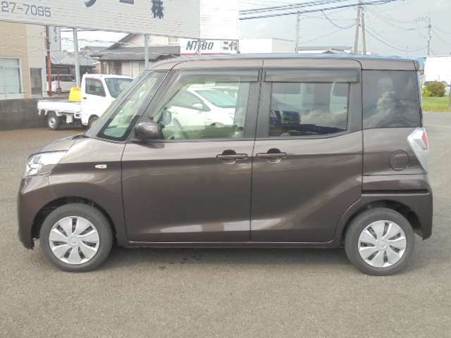 ボディカラーは、オークブラウンメタリック（C22）になります。