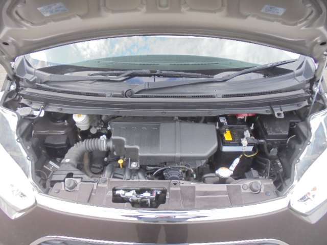 アイドリングストップ付きECOカーです。