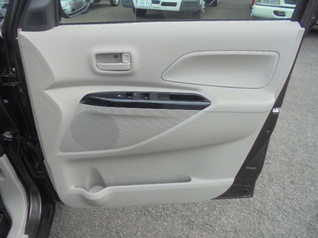 運転席内張りの画像です。