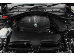 2リッターディーゼルターボエンジン。低燃費ながらパワフルな噴け上がりです。