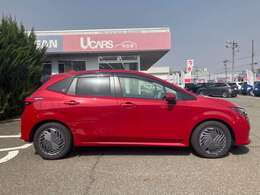 コンパクトなボディでどの年代の方にも乗りやすいお車になっております☆