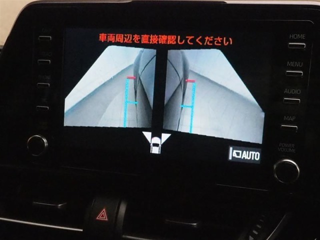 車両のサイドにもカメラがついており、より安心して駐車できます。