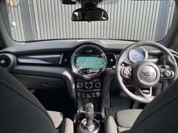 BMW、メルセデス、アウディといったドイツのプレミアムブランドをはじめとした、各種輸入車ブランドを同時に比較することができます。