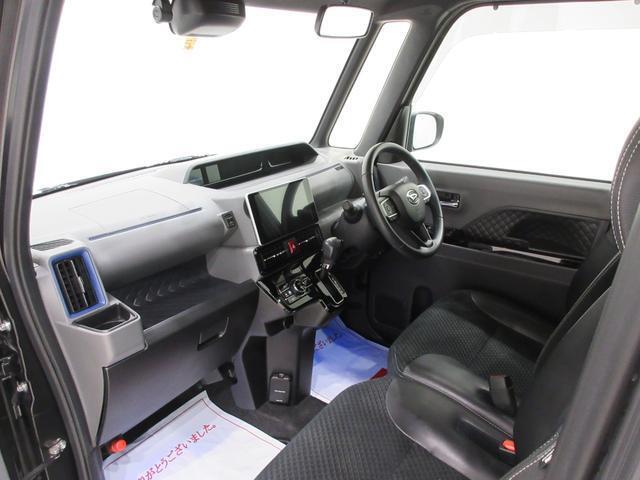 ダイハツのお店では、ダイハツ車を知り尽くしたプロフェッショナルが、専用の診断機器を使って各システムを点検しております。